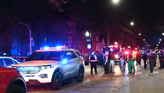 అమెరికాలో కుటుంబ వేడుక వద్ద కాల్పులు