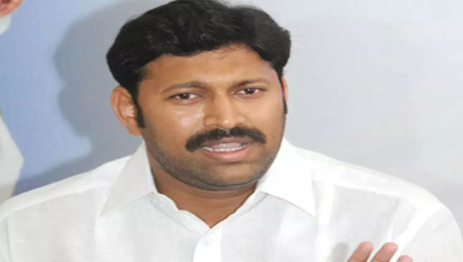 సునీత తన తండ్రి వివేకాకు చివరి రోజుల్లో నరకం చూపించింది.. అవినాష్ రెడ్డి