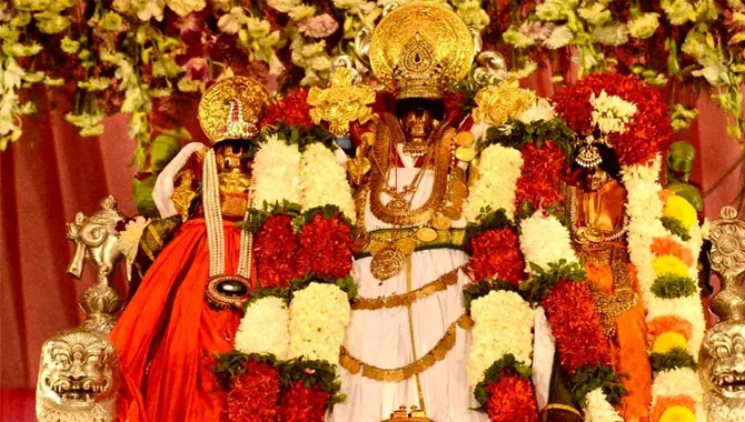 భద్రాద్రిలో అంగరంగ వైభవంగా శ్రీ సీతారాముల కల్యాణం
