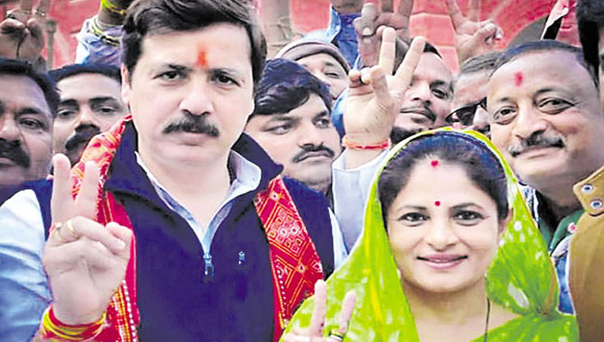 ఉత్తర్‌ప్రదేశ్‌ బరిలో తెలంగాణ మహిళ