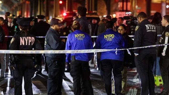 న్యూయార్క్ లో కాల్పుల కలకలం న్యూయార్క్ లో కాల్పుల కలకలం