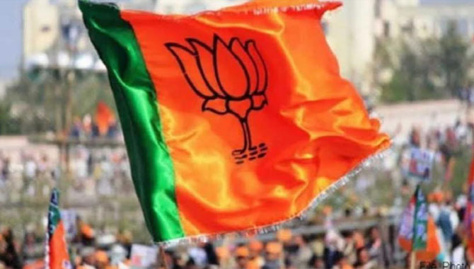 ఆ నలుగురు బీజేపీ అభ్యర్థుల బీ-ఫామ్‌లు పెండింగ్..