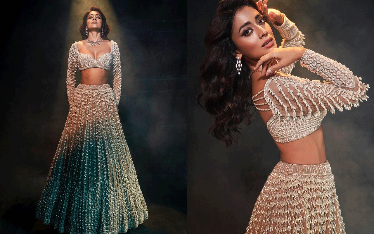 డిజైన‌ర్ డ్రెస్ లో మెరిసిన శ్రియా శ‌ర‌ణ్