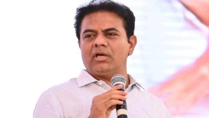 లోక్ సభ ఎన్నికల్లో ఆ ఇద్దరికీ బుద్ధి చెప్పాలి : కేటీఆర్