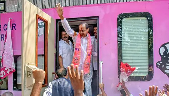 ఎన్నికల రణరంగంలోకి గులాబీ దళపతి.. కేసీఆర్ బస్సుయాత్ర..