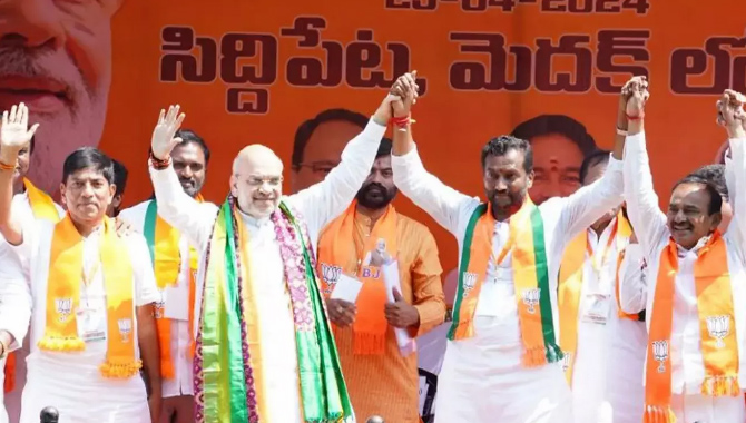 తెలంగాణలో కనీసం 12 స్థానాల్లో…  బీజేపీని గెలిపించండి : అమిత్ షా