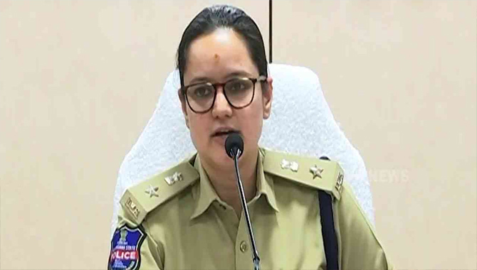 ఎన్నికల వేళ ఈసీ సంచలన నిర్ణయం