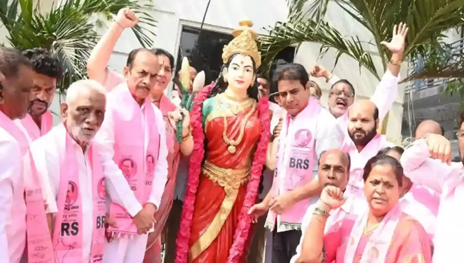 తెలంగాణ మట్టిలో పుట్టిన ఇంటి పార్టీ ఇది : కేటీఆర్