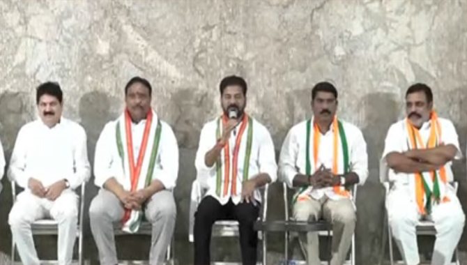 దేశంలో రిజర్వేషన్లు కొనసాగాలంటే… కాంగ్రెస్ కు ఓటేయాలి : సీఎం రేవంత్