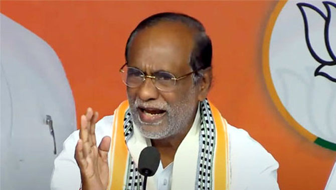 వారికి పౌరసత్వం ఇస్తామంటే హస్తం పార్టీ.. వ్యతిరేకిస్తోంది : లక్ష్మణ్