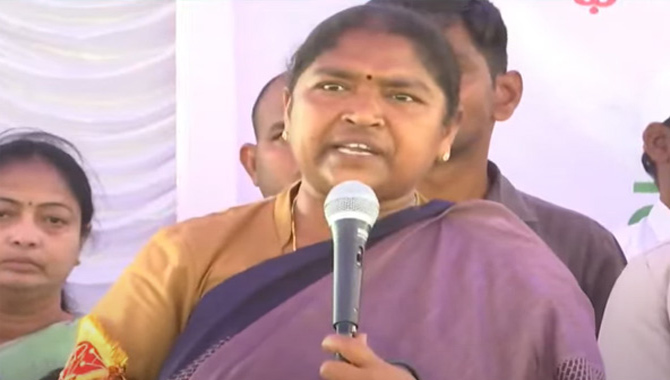 పార్లమెంట్ ఎన్నికల్లో మోదీకి గుణపాఠం చెప్పాలి: తెలంగాణ మంత్రి సీతక్క