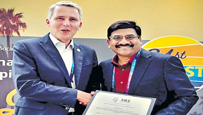 అంతర్జాతీయ అవార్డు అందుకున్న నరేష్ బాబు… తొలి భారతీయ వైద్యుడిగా గుర్తింపు