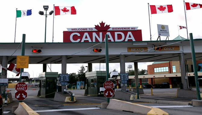 విదేశీ విద్యార్థులపై కెనడా ఆంక్షలు విదేశీ విద్యార్థులపై కెనడా ఆంక్షలు