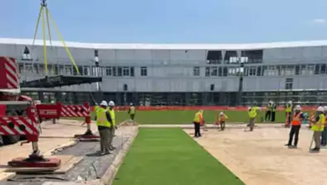 ఇండో-పాక్ మ్యాచ్ కోసం.. మొబైల్ పిచ్ లు వచ్చేశాయ్! ఇండో-పాక్ మ్యాచ్ కోసం.. మొబైల్ పిచ్ లు వచ్చేశాయ్!