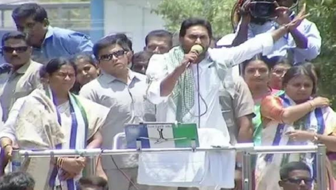 బావమరిది ఇలాకాలో బావపై వ్యంగ్యాస్త్రాలు వేసిన జగన్..