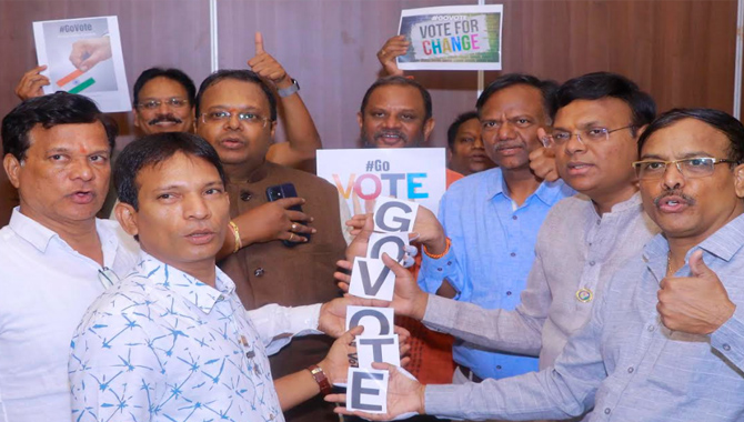 Vasavi Club of Buddhapurnima organised #GoVote, a vote awareness drive