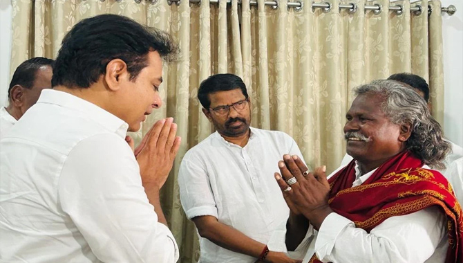 మొగులయ్యకు కేటీఆర్ ఆర్థిక సాయం