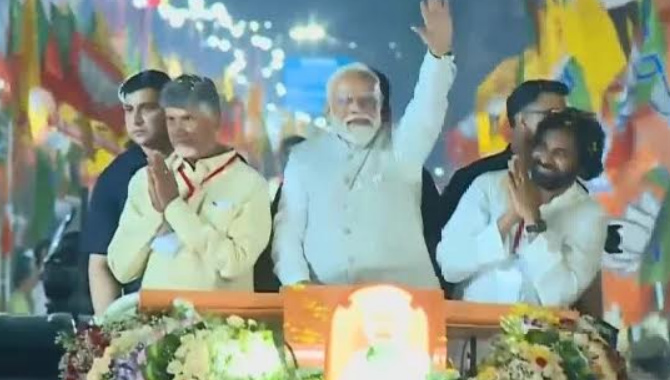 విజయవాడలో అట్టహాసంగా ఎన్డీయే కూటమి రోడ్ షో..