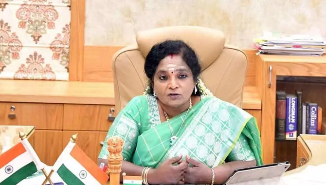 తెలంగాణ మాజీ గవర్నర్‌ తమిళిసై పై ఈసీకి ఫిర్యాదు చేసిన బీఆర్ఎస్