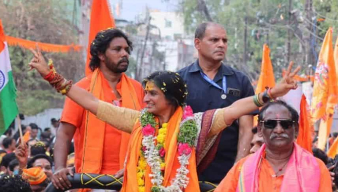 మాధవిలత ఓ పెద్ద కమెడియన్.. కేటీఆర్ సంచలన వ్యాఖ్యలు..