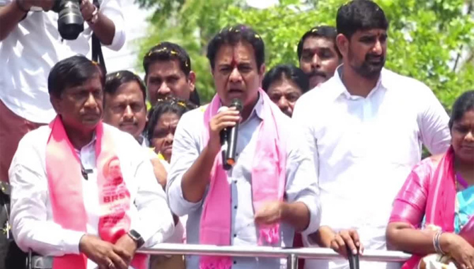 పోరాడే వ్యక్తులే పార్లమెంట్ కు వెళ్లాలి : కేటీఆర్