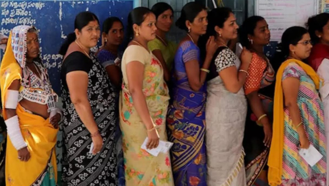 ఏపీలో ఎన్నికల వేళ విజృంభించిన మహిళ లోకం..