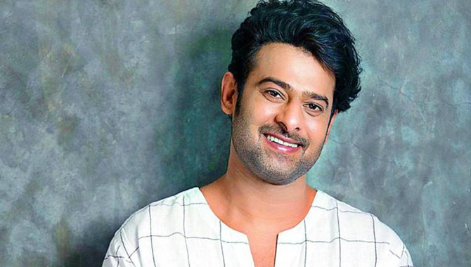 ఇంత‌కీ ప్ర‌భాస్ చెప్ప‌నున్న ఆ గుడ్‌న్యూస్ ఏంటి?