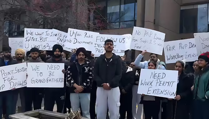 ఆ దేశం నుంచి భారత విద్యార్థులు బహిష్కరణ! ఆ దేశం నుంచి భారత విద్యార్థులు బహిష్కరణ!