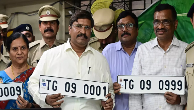 తెలంగాణ రాష్ట్రంలోనే తొలిసారిగా…. ఫ్యాన్సీ నంబరుకు రూ.25.50 లక్షలు