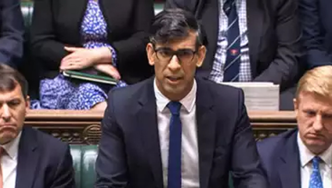 బ్రిటన్ ప్రధాని రిషి సునాక్… క్షమాపణలు బ్రిటన్ ప్రధాని రిషి సునాక్… క్షమాపణలు