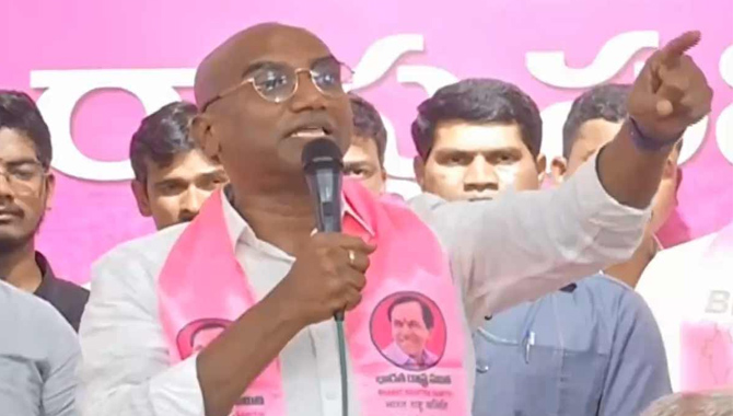 మీ పిల్లలే విదేశాల్లో చదవాల్నా?: కాంగ్రెస్‌పై ఆర్ఎస్ ప్రవీణ్ ఫైర్