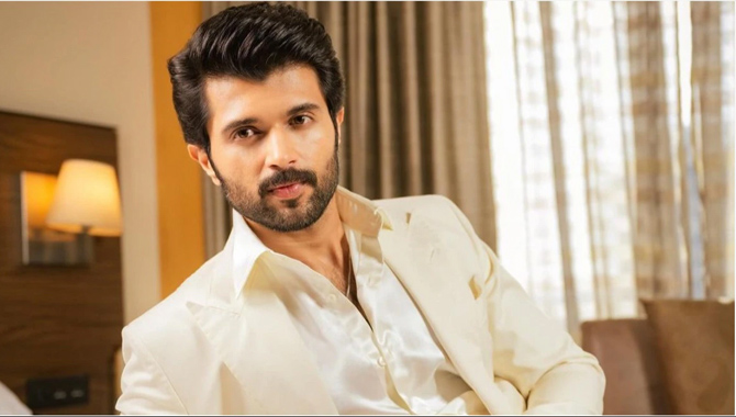 రౌడీ హీరో సినిమాకు ప‌వ‌ర్‌ఫుల్ టైటిల్