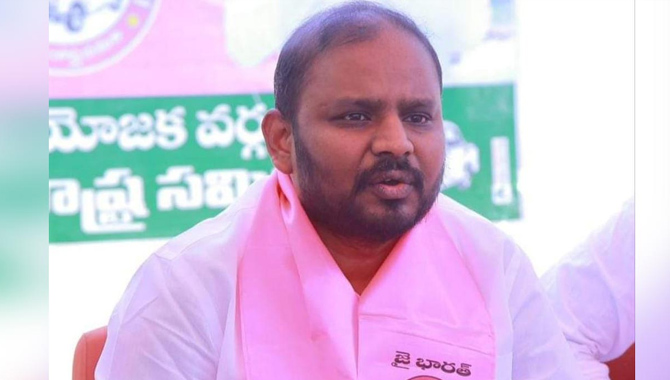 పట్టభద్రుల ఉప ఎన్నికల్లో బీఆర్ఎస్ అభ్యర్థిని గెలిపించాలి : అనిల్ కూర్మాచలం
