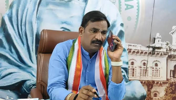 తెలంగాణ ఇచ్చిన సోనియాను విమర్శిస్తే రాళ్లతో కొడతారు : ప్రభుత్వ విప్ బీర్ల ఐలయ్య