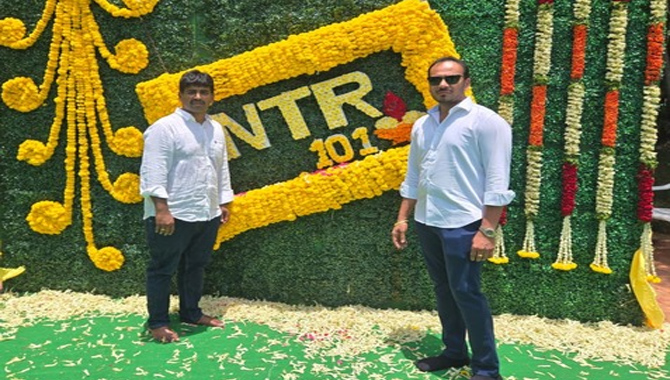 ఎన్టీఆర్‌కు నివాళులర్పించిన తానా నాయకులు