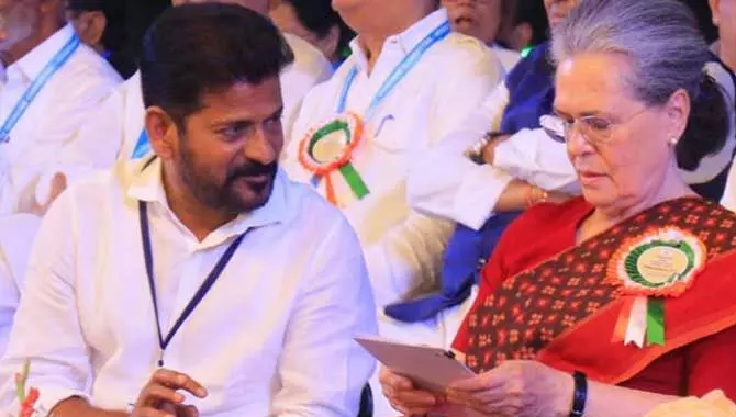 సోనియా గాంధీని ఆహ్వానించిన సీఎం రేవంత్