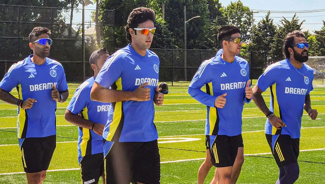 అమెరికాలో ప్రాక్టీస్ మొదలుపెట్టిన రోహిత్ సేన అమెరికాలో ప్రాక్టీస్ మొదలుపెట్టిన రోహిత్ సేన