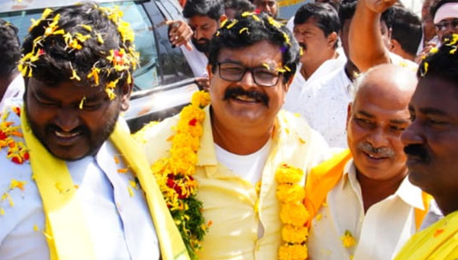 గుడివాడలో వెనిగండ్ల రాము గెలుపు గుడివాడలో వెనిగండ్ల రాము గెలుపు