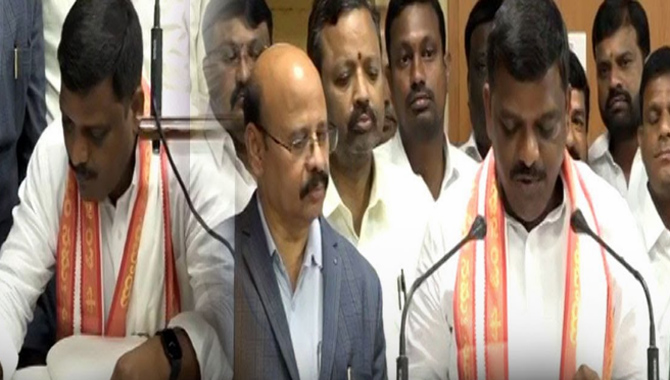 ఎమ్మెల్సీ గా తీన్మార్ మల్లన్న ప్రమాణ స్వీకారం