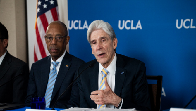 కాలిఫోర్నియా యూనివర్సిటీ 105 ఏళ్ల చరిత్రలో…. ఇదే మొదటిసారి కాలిఫోర్నియా యూనివర్సిటీ 105 ఏళ్ల చరిత్రలో…. ఇదే మొదటిసారి