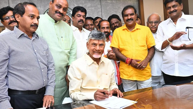 హామీల అమలు చంద్రబాబుకు కత్తిమీద సామేనా..?
