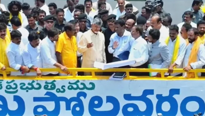 పోలవరం ప్రాజెక్టును సందర్శించిన సీఎం చంద్రబాబు