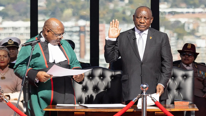 దక్షిణాఫ్రికా అధ్యక్షుడిగా రామఫోసా ప్రమాణ స్వీకారం దక్షిణాఫ్రికా అధ్యక్షుడిగా రామఫోసా ప్రమాణ స్వీకారం