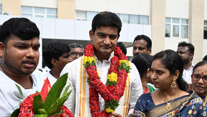 పరిశ్రమల ఏర్పాటులో ఎన్ఆర్ఐలకూ భాగస్వామ్యం