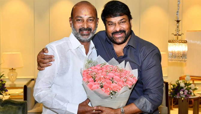చిరంజీవితో కేంద్రమంత్రి బండి సంజయ్ భేటీ