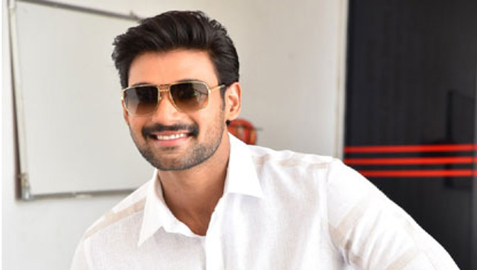 బెల్లం బాబు భ‌లే టైటిల్స్ ను ప‌ట్టేస్తున్నాడుగా