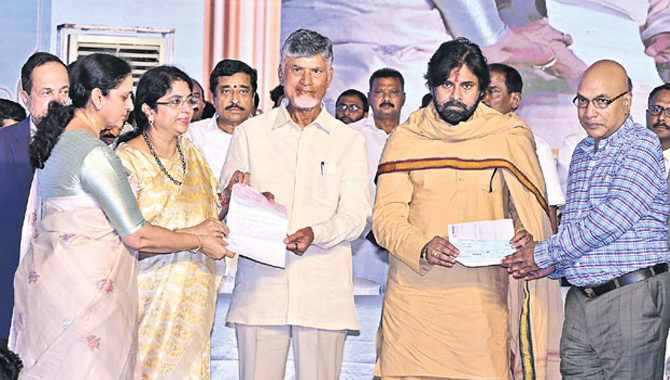 అమరావతి కోసం రూ.10 కోట్ల విరాళం