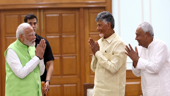 ప్రత్యేక హోదానా..? ప్యాకేజీయా..? చంద్రబాబు ముందు సరికొత్త సవాల్..!!