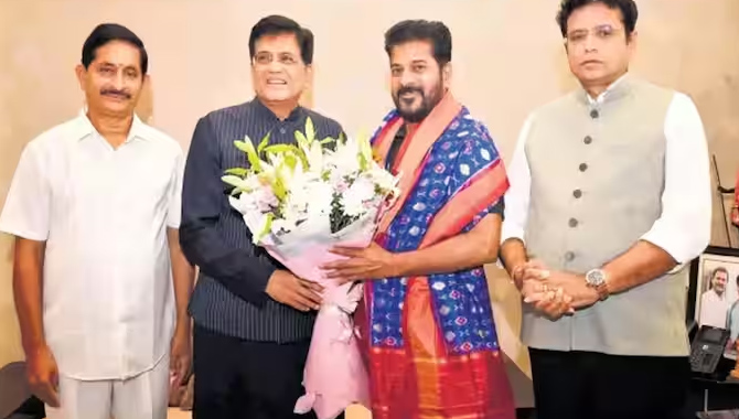 సీఎం రేవంత్‌ రెడ్డిని కలిసిన కేంద్ర మంత్రి పీయూష్‌ గోయల్‌