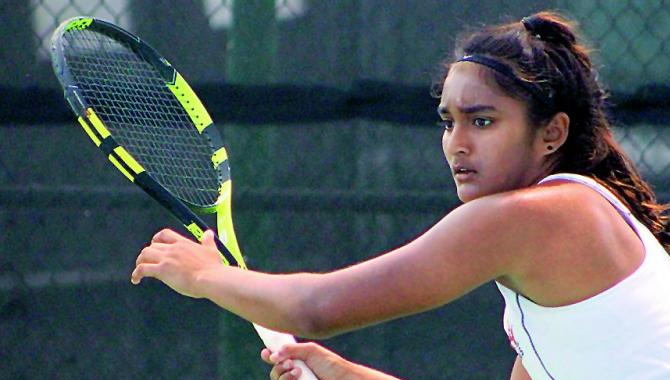 అమెరికాలో జరిగిన సింగిల్స్ ఫైనల్లో సహజ అమెరికాలో జరిగిన సింగిల్స్ ఫైనల్లో సహజ